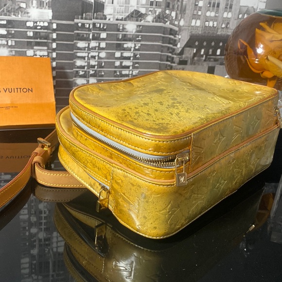 Authentic Louis Vuitton Vernis Backpack - Picture 17 of 17